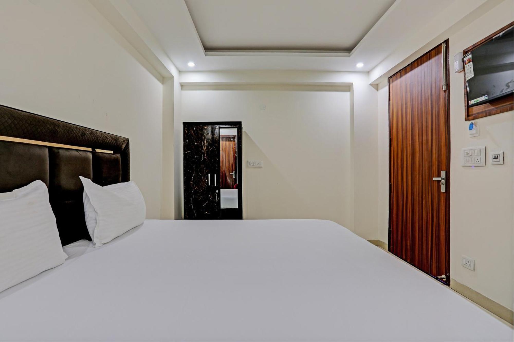 Hotel O Tree House นิวเดลี ภายนอก รูปภาพ